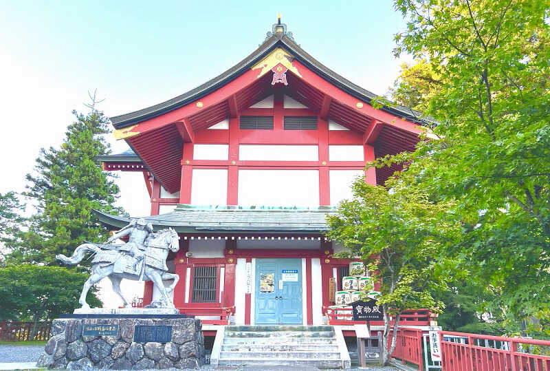 武蔵御嶽神社の宝物殿全体写真