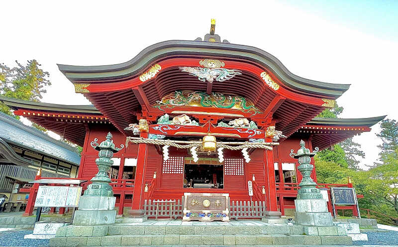 武蔵御嶽神社の拝殿正面　全体写真