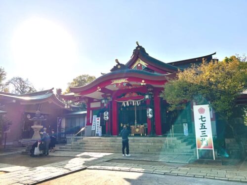 品川神社の拝殿