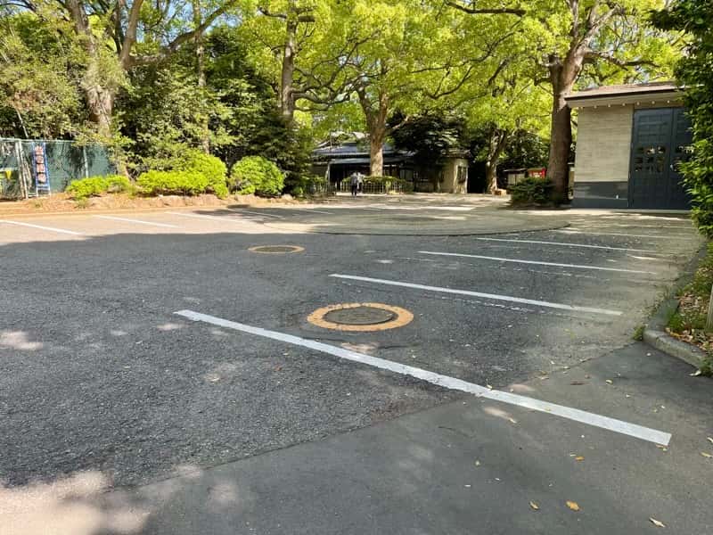 王子神社の駐車場
