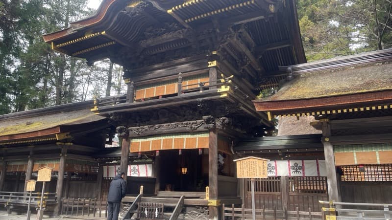 諏訪大社下社　春宮　幣拝殿　左右片拝殿