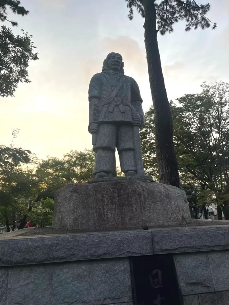 焼津神社の日本武尊の銅像