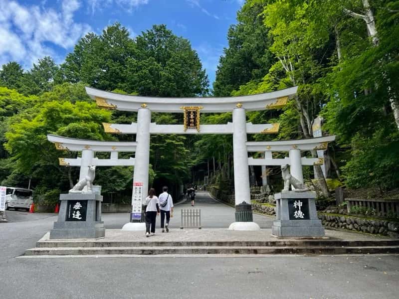 三峯神社の三ツ鳥居