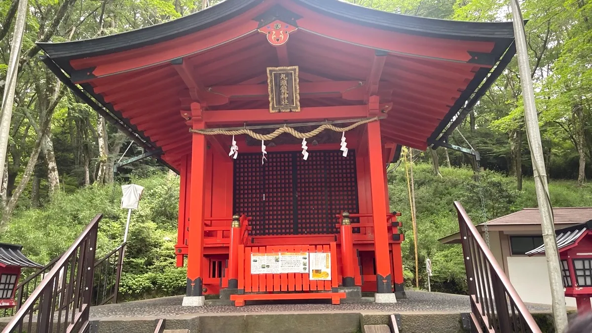 九頭龍神社　拝殿